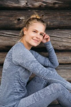 Halti Free Recy Seamless LS Top 17 Halti Free Recy Seamless LS Top -Style Avenue Store ECOR HAL 04 REC W IMG 4